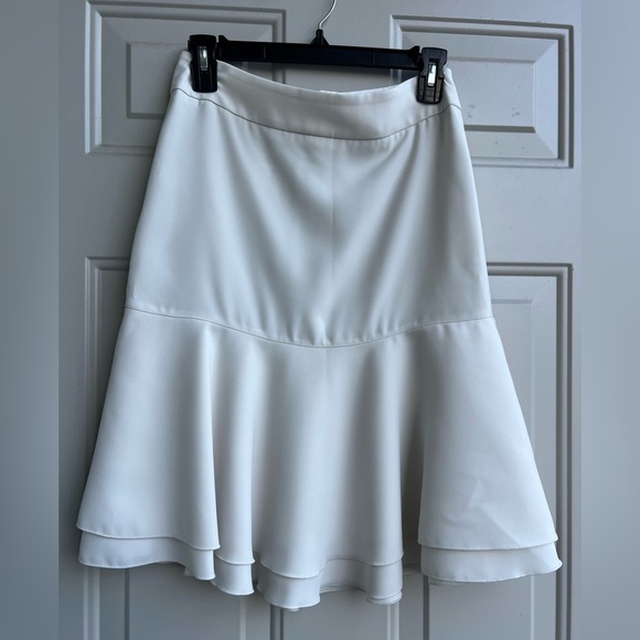 Armani Collezioni White Flounce Mini Skirt Italian SZ 38 (XS/S) Elegant look - Picture 4 of 8